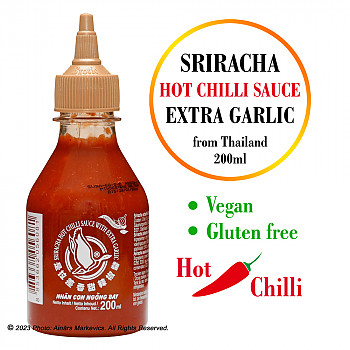Sriracha Hot Chilli Sauce with Extra Garlic - asā čili mērce ar Ķiplokiem, 200ml. Mērce